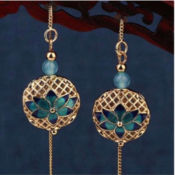 New 14K Gold Lotus Flower Aventurine Earrings - Picture 8 of 12